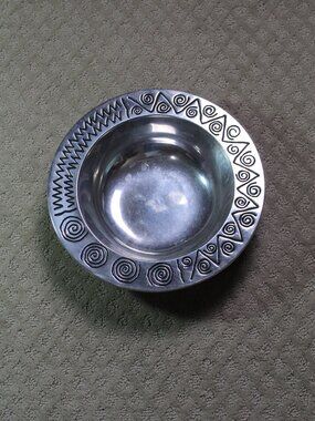 Wilton Armetale Reggae 10.5 " Round Vegetable Serving Bowl Pewter Tribal